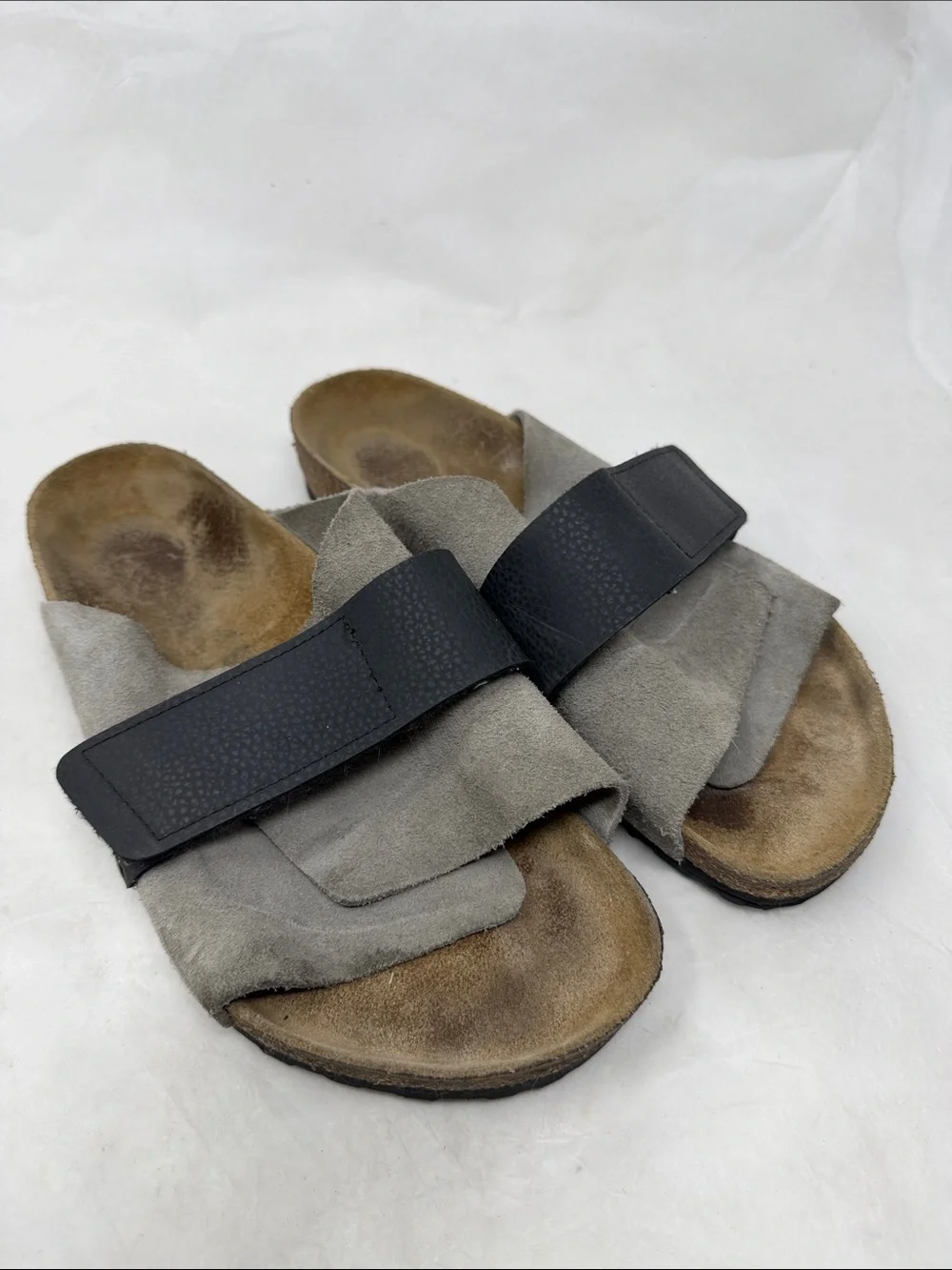 Birkenstock Kyoto Men's Grey Suede Slide Sandals with Black Strap Size 41
